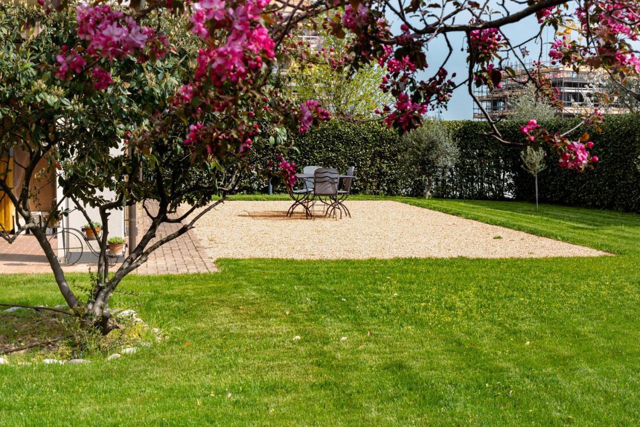 Апартаменты Il Giardino Di Boccaccio Кастеназо Экстерьер фото